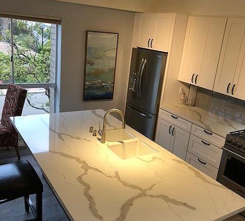 New Custom 8ft Kitchen Island/City Views