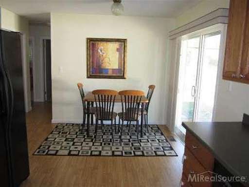 5th image of 23721 Joy St