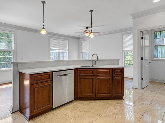 3rd image of 1009 Bridgewater Park Dr