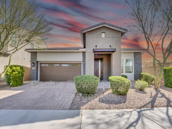 45 N Islands Dr, Gilbert, AZ 85233