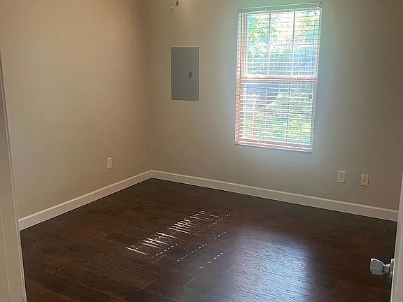 5th image of 504 Nickman Rd APT B