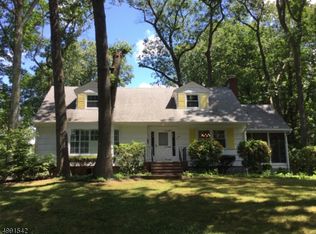 15 Edgewood Ter, Dover, NJ 07801