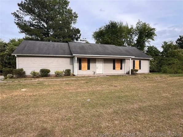 128 Copper Creek Dr, Raeford, NC 28376