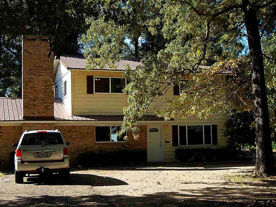 1st image of 102 W Dogwood