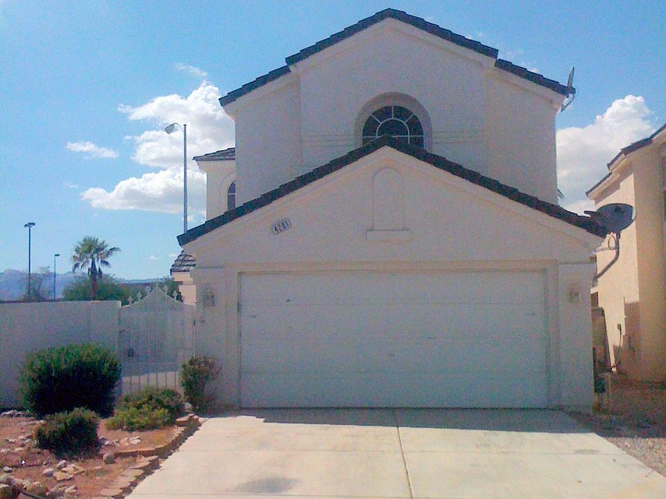 1st image of 4201 Village Hills St