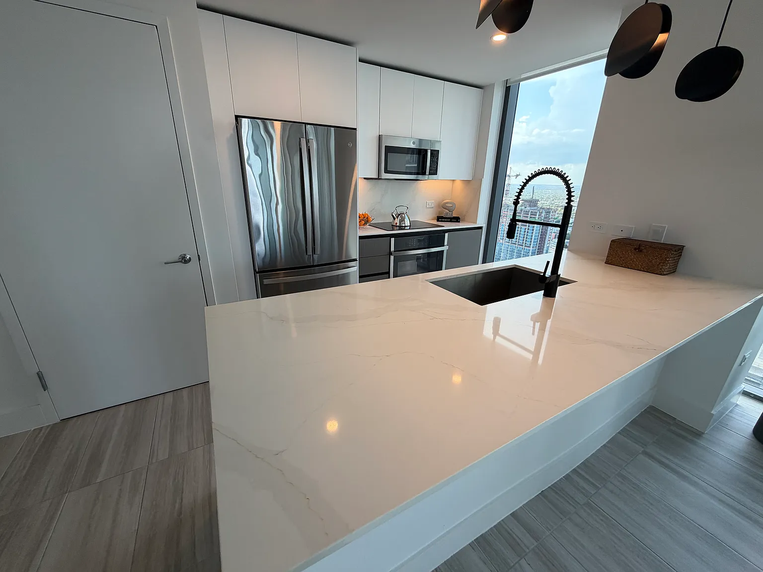2 bed, 1242 sqft, $4,880 — Photo 3