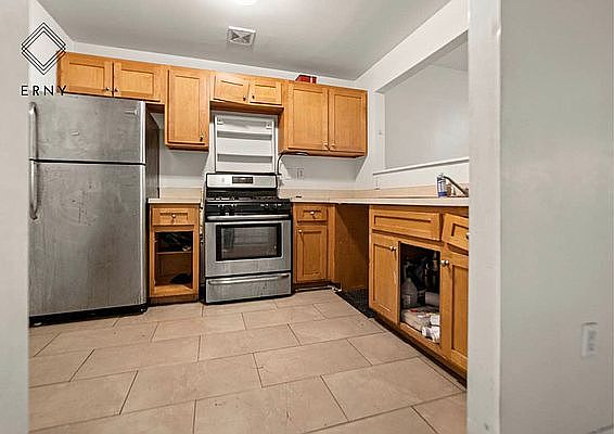 3rd image of 234 Pulaski St #1B