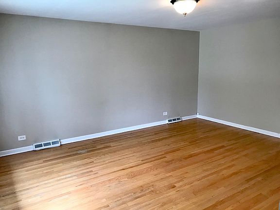 4th image of 9141 Parkside Ave