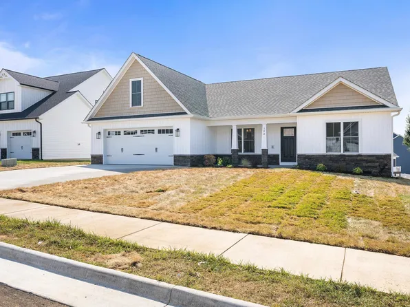 142 Lindburgh Dr, Waynesboro, VA 22980