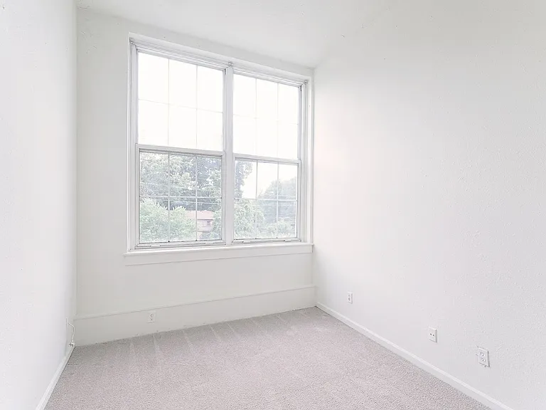2201 Spring Garden St — Photo 45