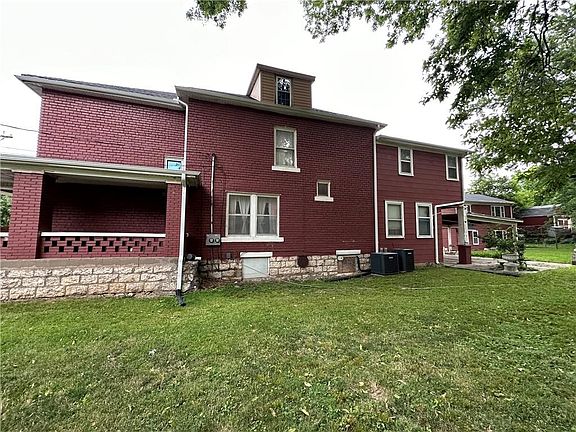 2nd image of 619 N River Blvd