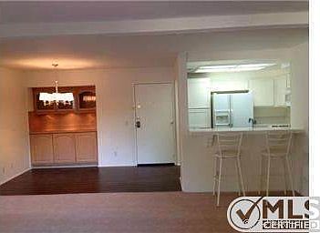 2nd image of 5800 Owensmouth Ave APT 71