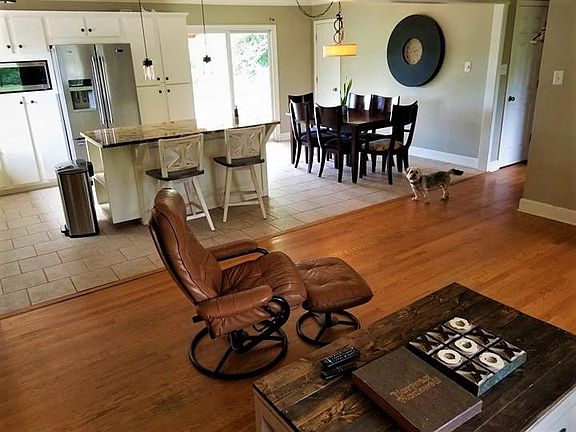 4th image of 8004 Livingston Dr