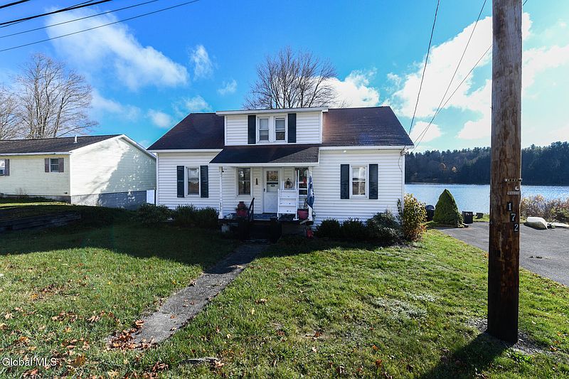 3rd image of 172 Lake Road