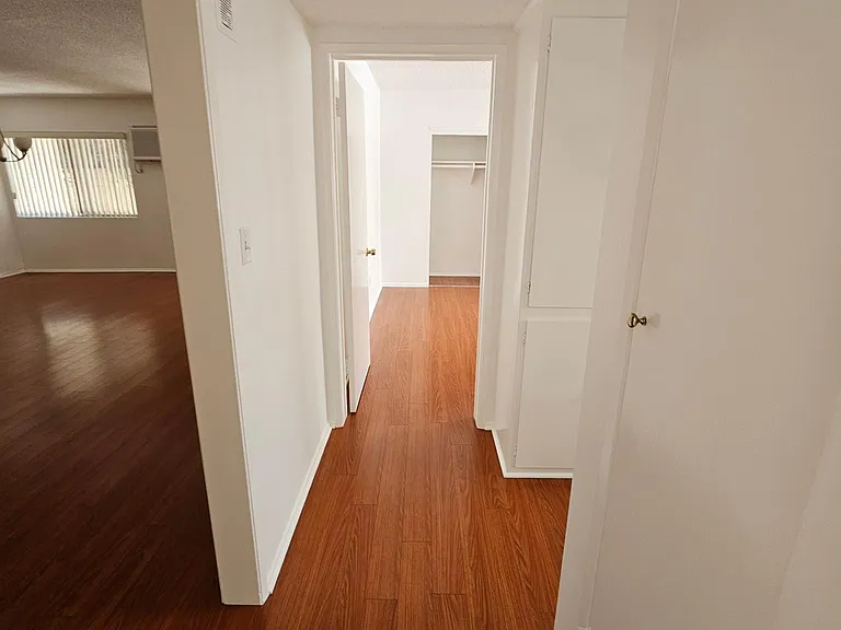 525 N Flores St #2 — Photo 9