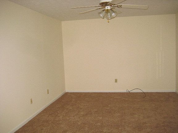 5th image of 55 Brentwood Pl