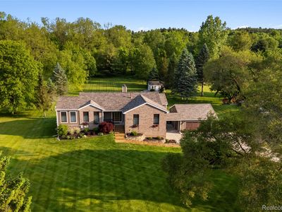 5131 Navajo Trl, Pinckney, MI, 48169