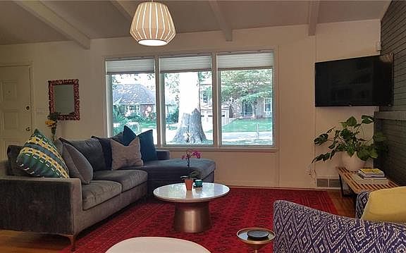 3rd image of 7947 Juniper Dr