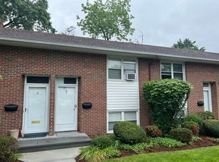 7 Willowbrook Ct, Stamford, CT 06902