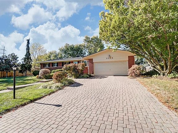 3rd image of 2373 Glenheath Dr