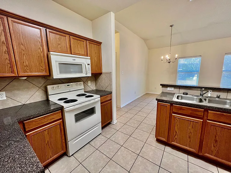 850 Mirabell Ct #850 — Photo 12