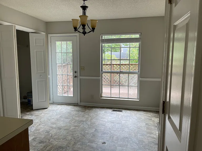 1812 Barnwell Ct — Photo 7