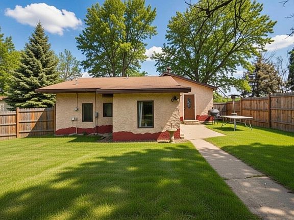 2nd image of 28115 Lake Diann Rd