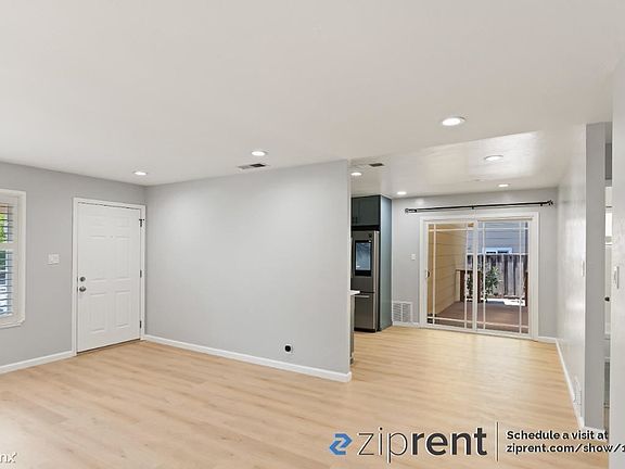 5th image of 3315 Desertwood Ln