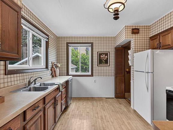2nd image of 341 5TH STREET NORTH