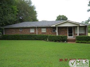 425 Thomas Rd, Lebanon, TN 37087