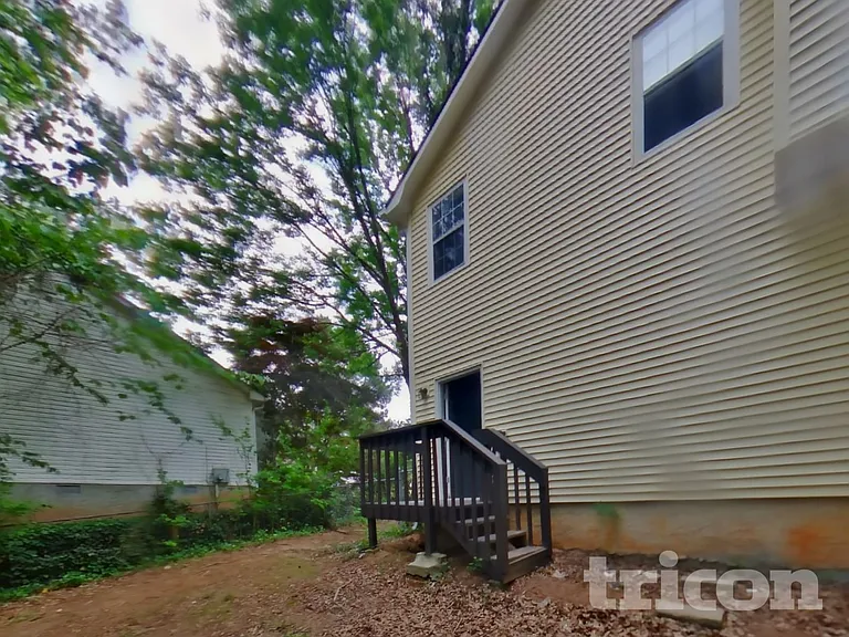 2407 Windridge Dr NE — Photo 19