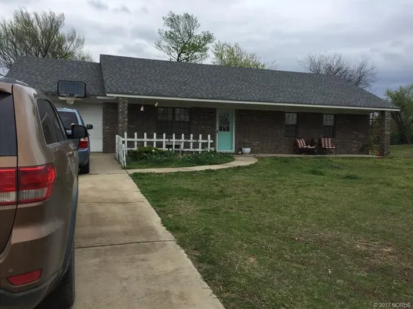 408 S Hall St, Whitefield, OK 74472