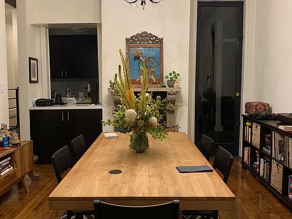4th image of 2018 Pine St