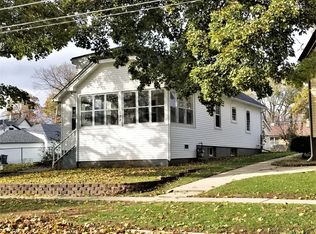 624 Linden Ave, Elgin, IL 60120