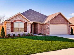 3061 N. Palm Harbor, Fayetteville, AR 72704