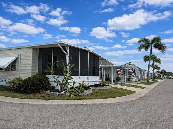 2nd image of 741 Iris Dr