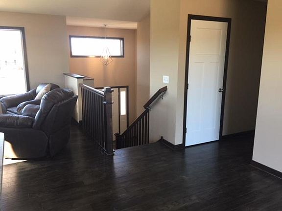 4th image of 23600 Quay St