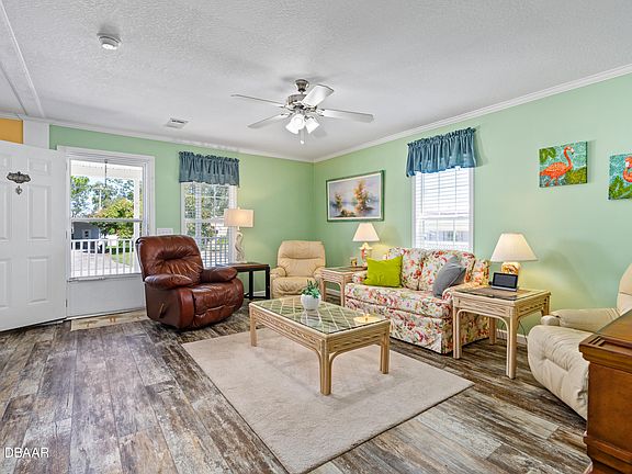 3rd image of 710 Dove Ave