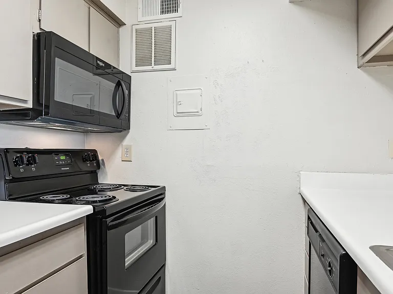 Abbey Glenn Apartments — Photo 91