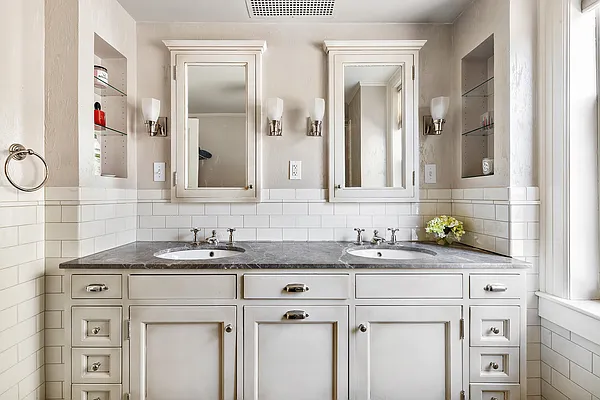 Rented by Compass | media 25