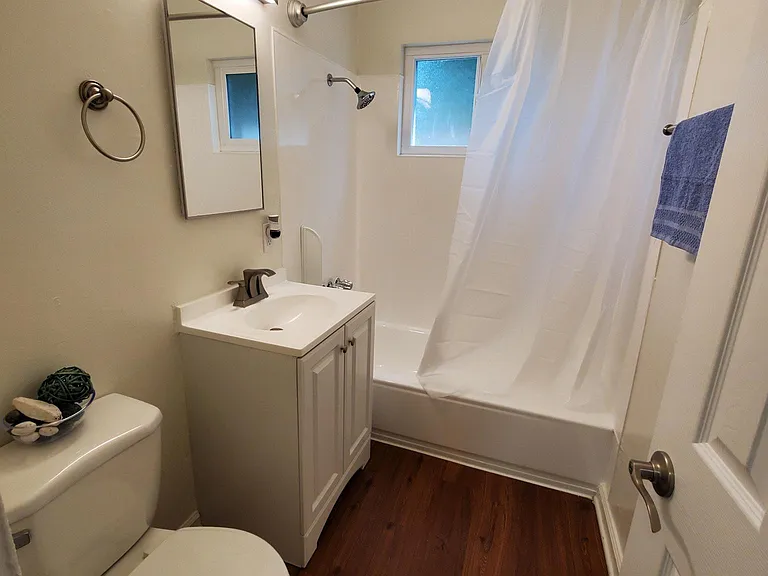 Tustin Garden Apartments — Photo 29