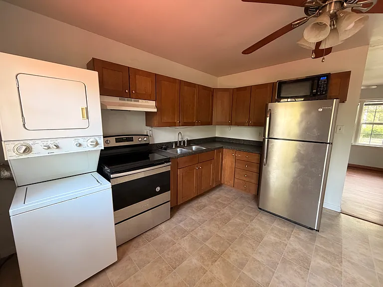 1905 Alton Dr — Photo 1