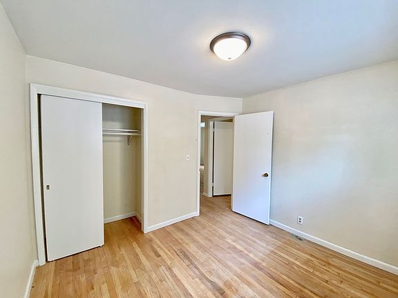 5th image of 3051 W Fardale Ave #4