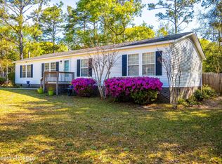 529 Groves Point Dr, Hampstead, NC 28443