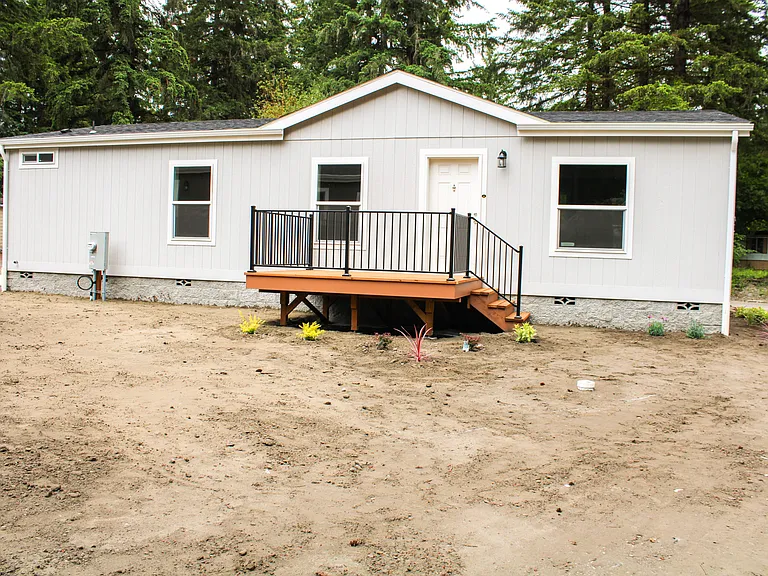 2535 70th Ave SW — Photo 4