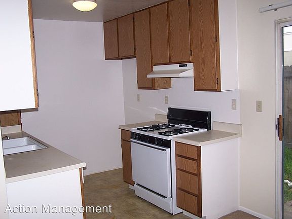 2nd image of 22 E Market St APT A