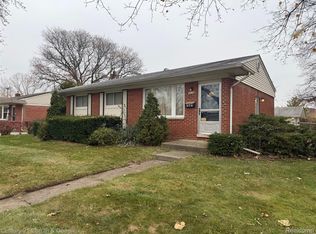939 S Wildwood St, Westland, MI 48186