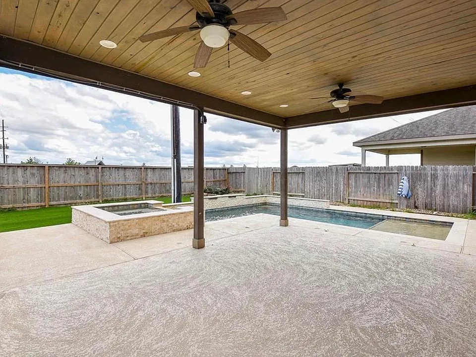 5354 Rue Dela Croix Dr