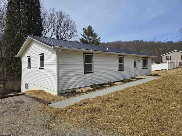 171 Hecks Run Rd, Fairmont, WV 26554