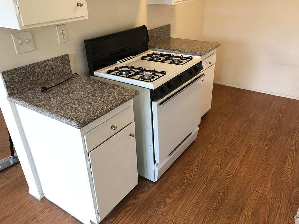 2nd image of 1410 College View Dr #L